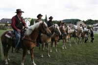 V��ad ��astn�k� westernu. Pro zv�t�en� klikn�te