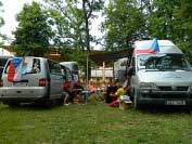 Pohodov� n�lada v �esk� centr�le � zleva M. Studni�kov�, P. Li�ka, D. Nevolov�, M. Hor�kov�, K. D�d�kov�, J. Kucha�ov�, M. Pet���kov�. Pro zv�t�en� klikn�te