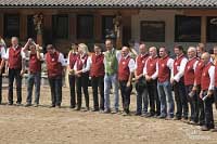 Sbor rozhod��ch byl tak po�etn�, �e se ani neve�el kompletn� na fotku. Pro zv�t�en� klikn�te