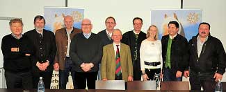 �lenov� p�edsednictva a revizn� komise, zleva: Wolfgang Kriegerbauer, Jaroslav Dra�an, Walter Werni, Edy Biot, Schumacher Norb, Konrad Gr�nberger, lukas Schreiber, Jeniffer Rouseau, Hans Schiller a Mathieu Ringler. Pro zv�t�en� klikn�te