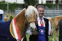 V�t�zka s majitelem. Pro zv�t�en� klikn�te